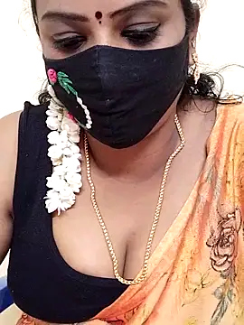 Snapshot of yoga-mithraa chatting on 11.11.25 yoga-mithraa online show from 11.11.25