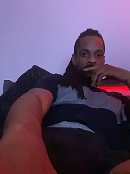 Snapshot of Taydagr8 chatting on 12.21.25 Taydagr8 online show from 12.21.25