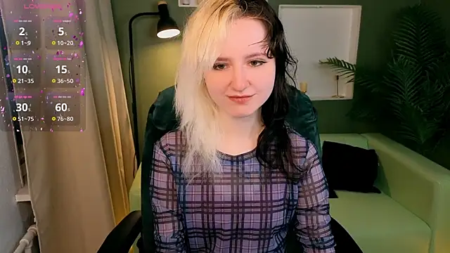 Snapshot of girl_next_doorr chatting on 05.30.26 girl next doorr online show from 05.30.26