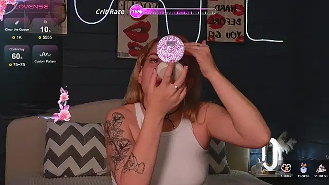 Snapshot of Crystal_Jull chatting on 11.02.25 Crystal Jull online show from 11.02.25