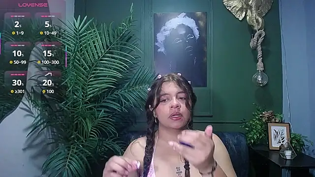 Snapshot of sweety_smilee chatting on 09.13.25 sweety smilee online show from 09.13.25