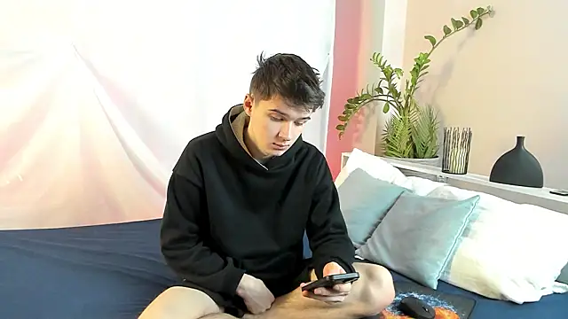 Snapshot of SherlockMax chatting on 02.05.26 SherlockMax online show from 02.05.26