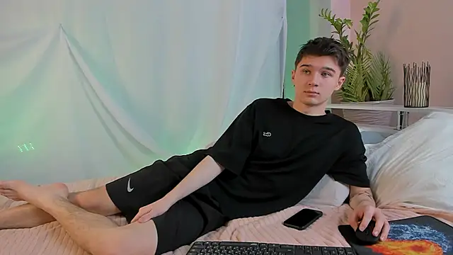 Snapshot of SherlockMax chatting on 02.07.26 SherlockMax online show from 02.07.26