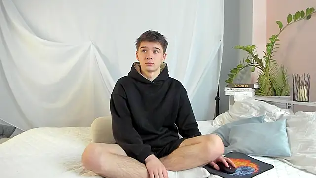 Snapshot of SherlockMax chatting on 02.18.26 SherlockMax online show from 02.18.26