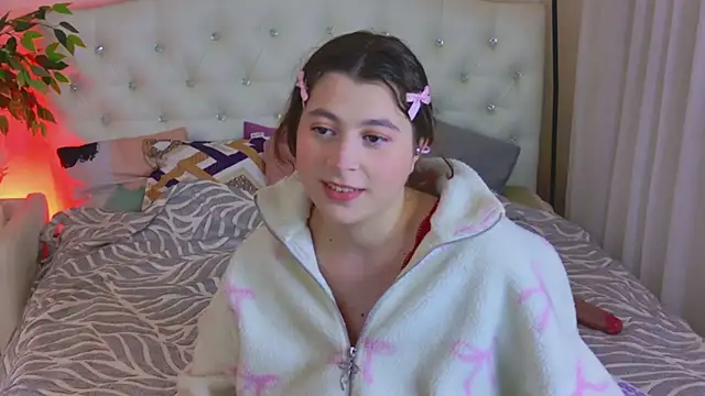 Snapshot of Queen_Michelle_ chatting on 04.23.26 Queen Michelle online show from 04.23.26