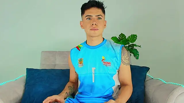 CamiiGuzmanX online show from 10.06.25