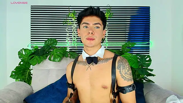 Snapshot of CamiiGuzmanX chatting on 03.03.26 CamiiGuzmanX online show from 03.03.26