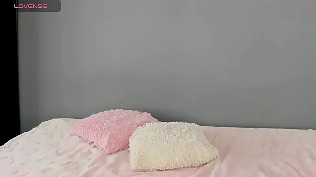 Snapshot of AntonellaaRossii chatting on 09.21.25 AntonellaaRossii online show from 09.21.25