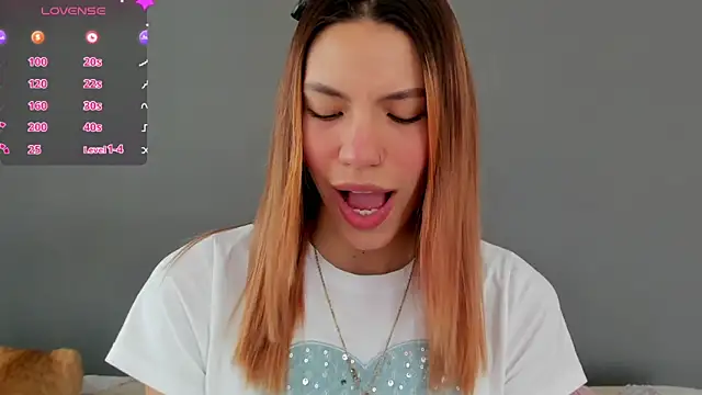 Snapshot of AntonellaaRossii chatting on 10.02.25 AntonellaaRossii online show from 10.02.25