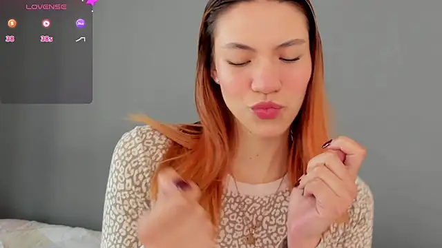 Snapshot of AntonellaaRossii chatting on 10.09.25 AntonellaaRossii online show from 10.09.25