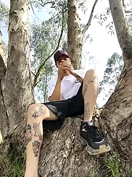 Snapshot of Thomasjons_ chatting on 01.19.26 Thomasjons online show from 01.19.26