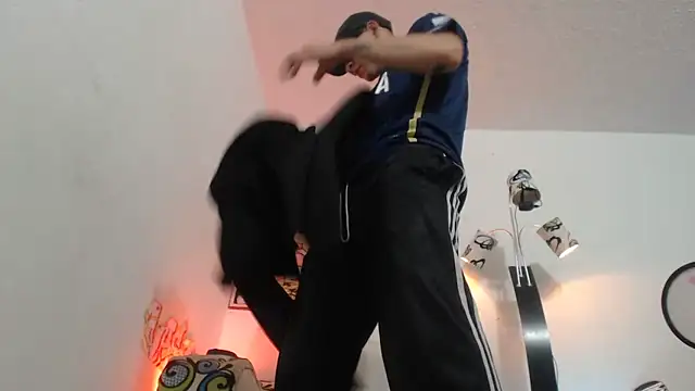 Thomasjons  online show from 03.17.26