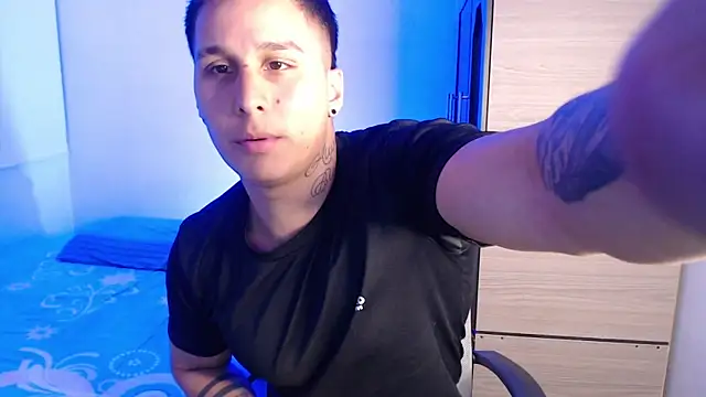 valentinosex1 online show from 01.06.26