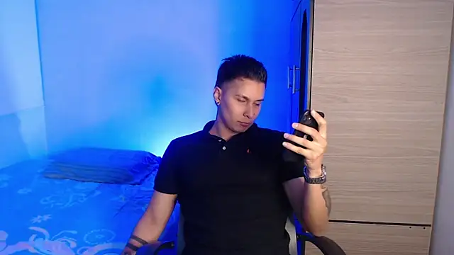 valentinosex1 online show from 01.15.26