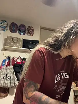 Chicagobabe online show from 09.28.25