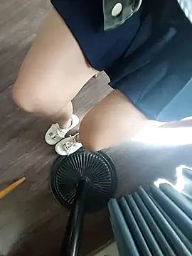 meomeocute online show from 10.15.25