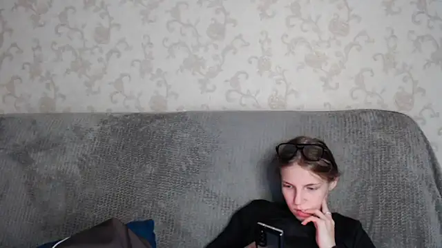 HitGyrl online show from 10.08.25