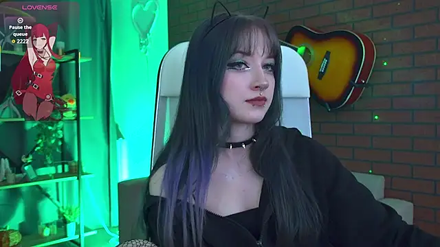 LiliLuna online show from 02.20.26