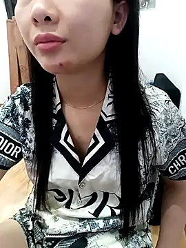 MinhChauXXX19 online show from 04.23.26