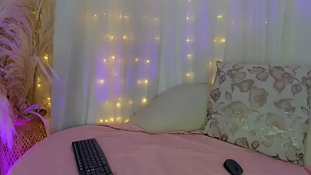 arianna cox   online show from 10.22.25