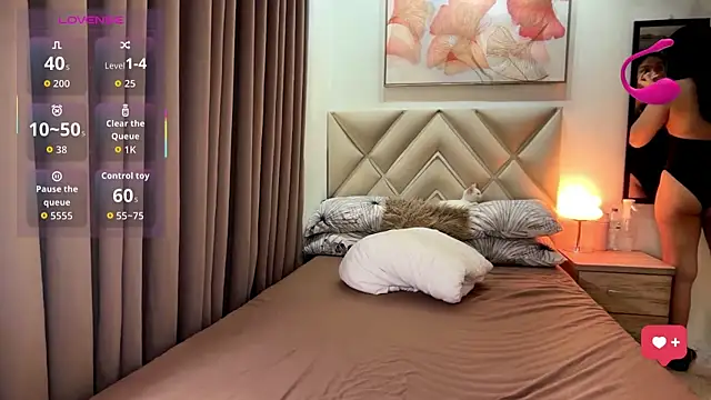 Snapshot of hadahera chatting on 11.24.25 hadahera online show from 11.24.25