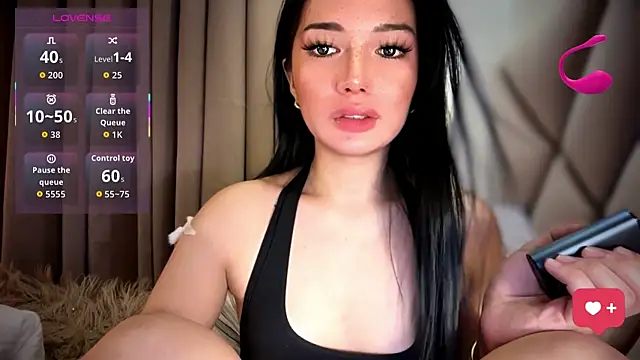 Snapshot of hadahera chatting on 11.26.25 hadahera online show from 11.26.25