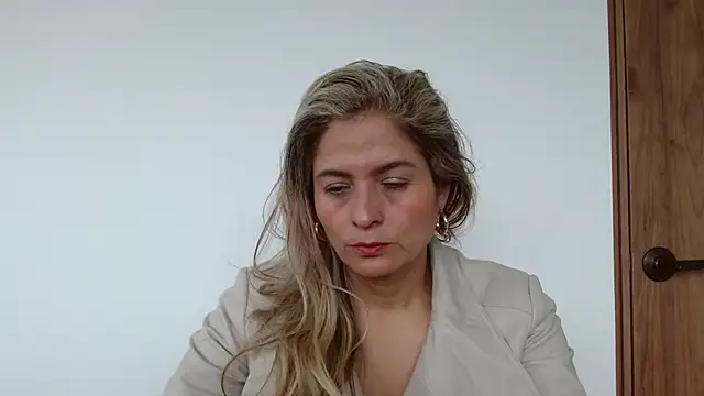 linda-mature43 online show from 09.17.25