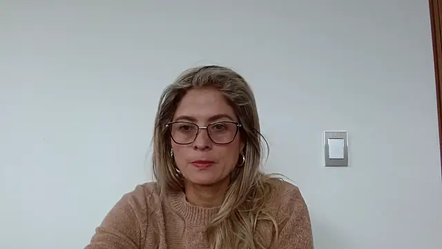 linda-mature43 online show from 09.18.25