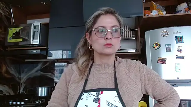 linda-mature43 online show from 10.16.25