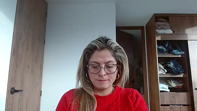 linda-mature43 online show from 10.28.25