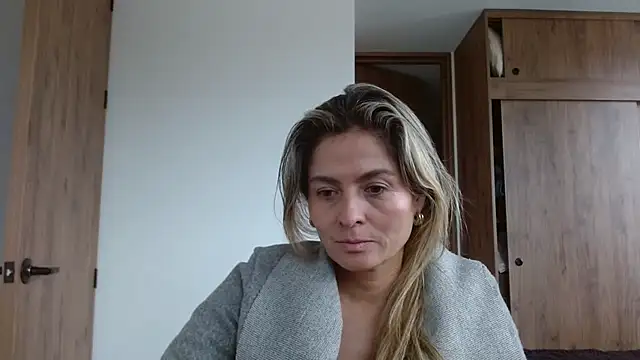 linda-mature43 online show from 11.19.25