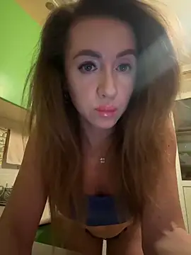 Snapshot of MarinaDiva11_74 chatting on 10.15.25 MarinaDiva11 74 online show from 10.15.25