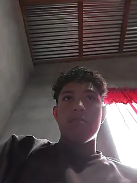 Snapshot of MattBroddy chatting on 11.14.25 MattBroddy online show from 11.14.25