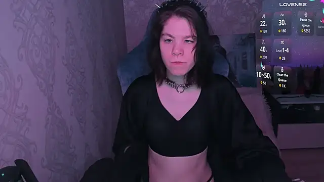 Snapshot of aestheticbeing chatting on 04.04.26 aestheticbeing online show from 04.04.26