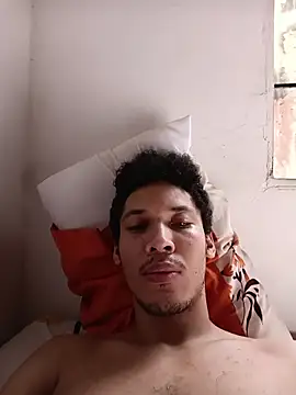 Snapshot of RuiMaddoox chatting on 10.24.25 RuiMaddoox online show from 10.24.25