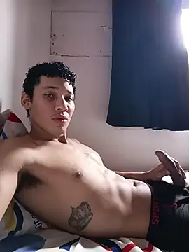 Snapshot of RuiMaddoox chatting on 10.29.25 RuiMaddoox online show from 10.29.25