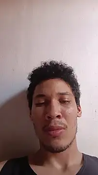 Snapshot of RuiMaddoox chatting on 11.10.25 RuiMaddoox online show from 11.10.25