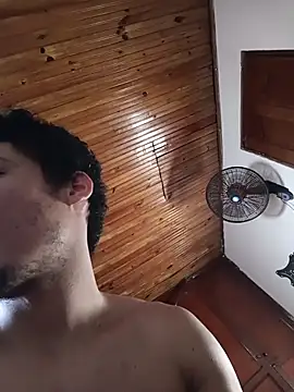 Snapshot of RuiMaddoox chatting on 11.19.25 RuiMaddoox online show from 11.19.25