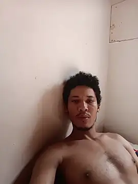 Snapshot of RuiMaddoox chatting on 11.22.25 RuiMaddoox online show from 11.22.25