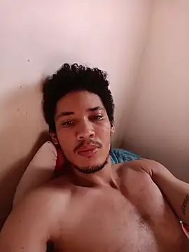 Snapshot of RuiMaddoox chatting on 11.23.25 RuiMaddoox online show from 11.23.25