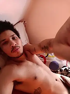 Snapshot of RuiMaddoox chatting on 11.25.25 RuiMaddoox online show from 11.25.25