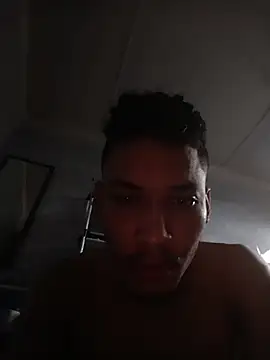 Snapshot of RuiMaddoox chatting on 11.29.25 RuiMaddoox online show from 11.29.25