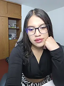 Snapshot of asumi_18 chatting on 10.08.25 asumi 18 online show from 10.08.25