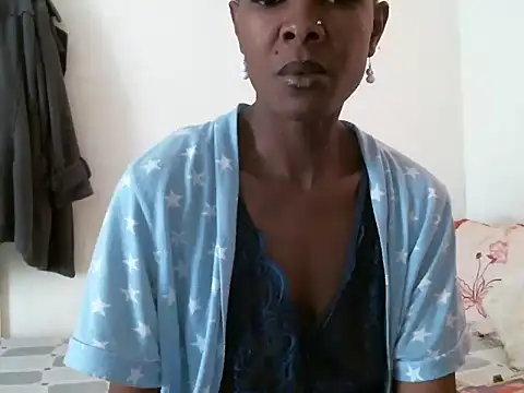 Snapshot of Pretty_miss_devilxxx35 chatting on 09.16.25 Pretty miss devilxxx35 online show from 09.16.25