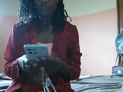 Snapshot of Pretty_miss_devilxxx35 chatting on 10.11.25 Pretty miss devilxxx35 online show from 10.11.25