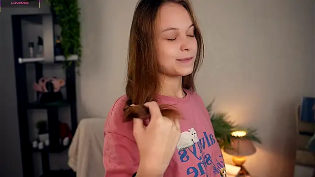 OdellaGillingham online show from 11.12.25