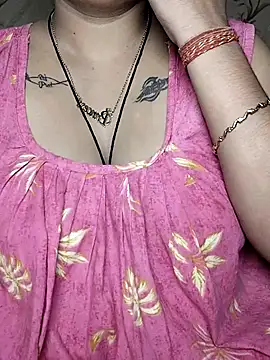 Snapshot of Shiny_HOT01 chatting on 10.25.25 Shiny HOT01 online show from 10.25.25