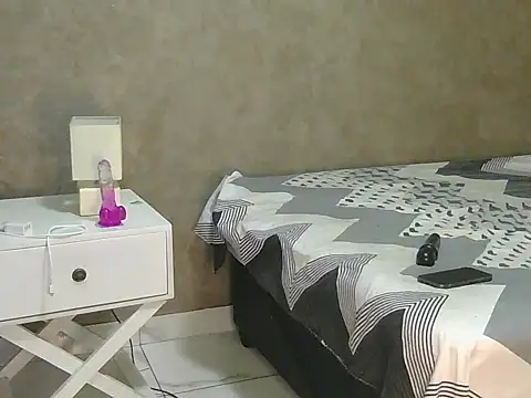 BQueen223 online show from 10.25.25