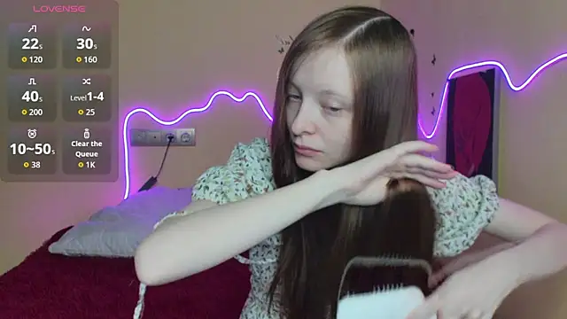 AliceHaris online show from 10.04.25