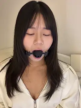 Ella-A9 online show from 10.12.25